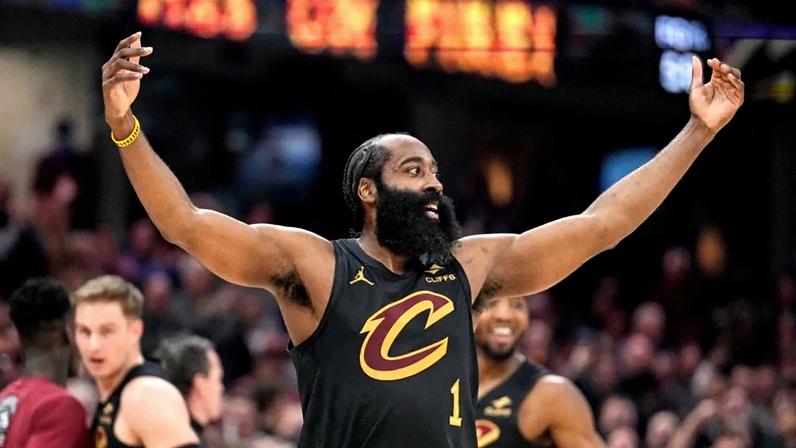 James Harden discute lealdade na NBA durante participação com Cavaliers