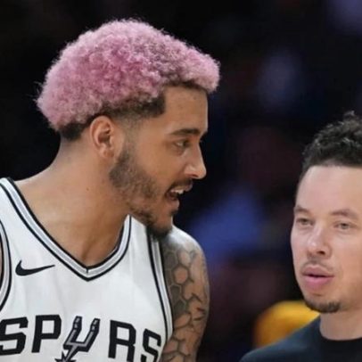 Jeremy Sochan provoca técnico do Spurs durante apresentação pelos Knicks