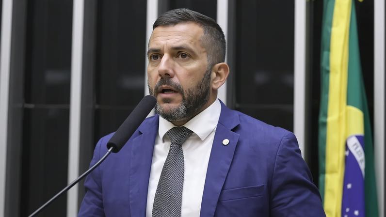 Jordy protocola CPMI do Master e diz haver operação abafa para impedi-la