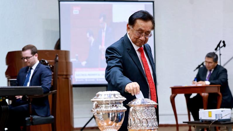 Peru nomeia Jose Balcazar presidente interino após destituição de Jeri