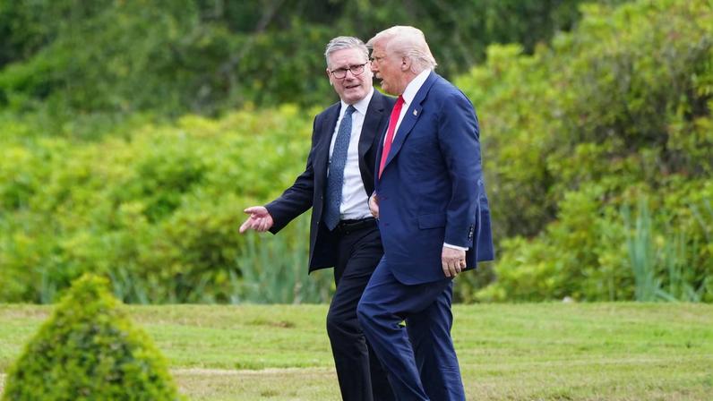 Starmer discutiu Ucrânia em chamada com Trump, diz governo britânico