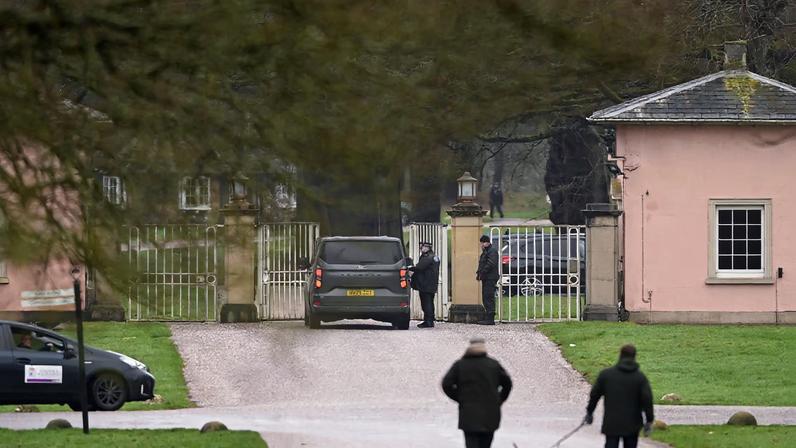 Prisão de Mountbatten-Windsor marca novo revés para a realeza britânica