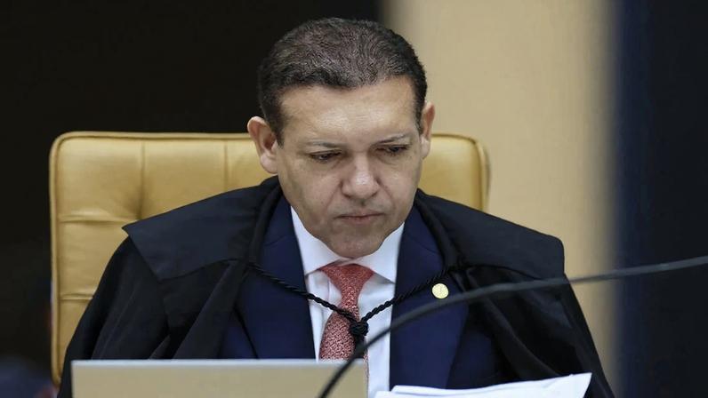 Kassio arquiva ação de Zambelli contra Hugo Motta sobre cassação