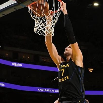 Kristaps Porzingis estreia pelo Warriors após troca