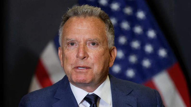 U.S. Special Envoy to the Middle East Steve Witkoff speaks to members of the media, in Kiryat Gat, Israel, October 21, 2025. REUTERS/Ammar Awad