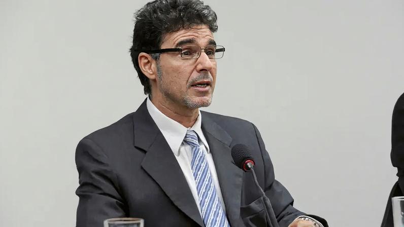 Subprocurador Lucas Furtado vê possibilidade de falhas nos procedimentos de segurança da Receita Federal e aponta riscos à imagem dos ministros. (Foto: Diogo Xavier/Câmara dos Deputados)