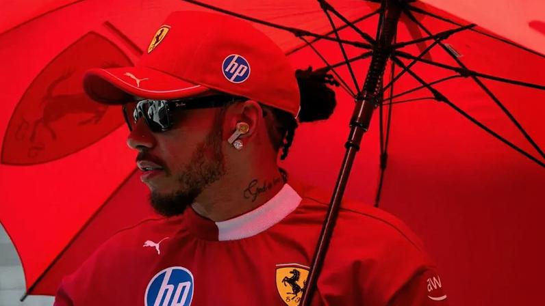 Lewis Hamilton antes do GP da Áustria (foto: Andrej ISAKOVIC / AFP)