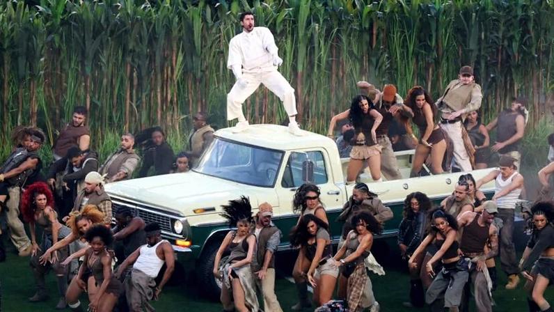 Show de Bad Bunny foi o mais visto da história do Super Bowl: 135 milhões de espectadores