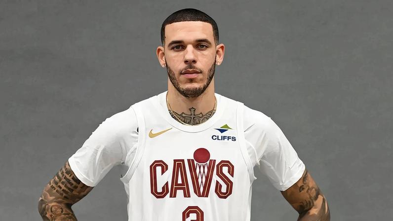 Warriors avaliam contratação de Lonzo Ball