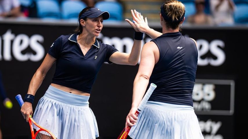 Stefani e Dabrowski salvam 3 match-points e buscam primeira final do ano
