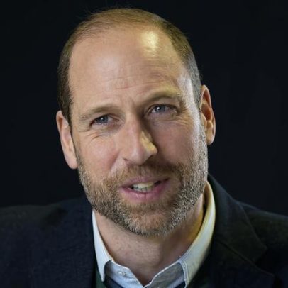 Príncipe William encontra príncipe herdeiro saudita em visita oficial