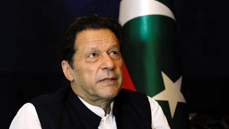 Filhos de Imran Khan buscam vistos para visitá-lo no Paquistão diante da saúde