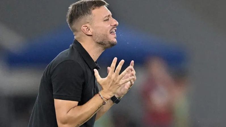 Técnico do Botafogo, Martín Anselmi durante duelo com o Nacional Potosí pela Libertadores (Foto: André Fabiano/Código 19/Gazeta Press)