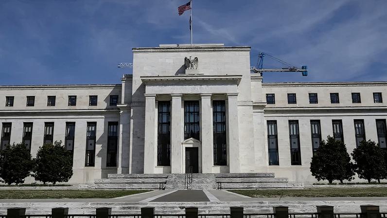 Fachada do FED em Washington: inflação influencia expectativa dos juros. (Foto: Brendan McDermid / Reuters)