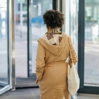 Mulheres deixam o mercado de trabalho dos EUA em ritmo recorde