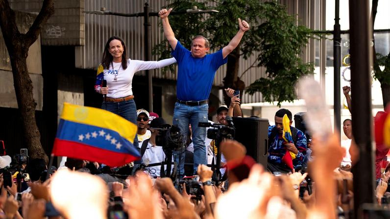 Guanipa, político de oposição venezuelano, está em prisão domiciliar, diz filho