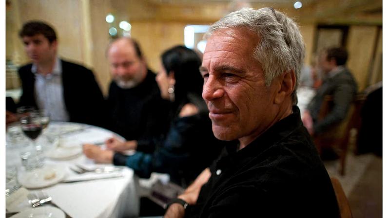 Palácio em Marrakech: Schwab moveu US$27,7 milhões para Epstein dias antes da prisão