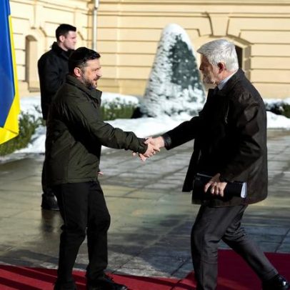 Ucrânia recebe 4,4 milhões de munições de calibre pesado, iniciativa tcheca