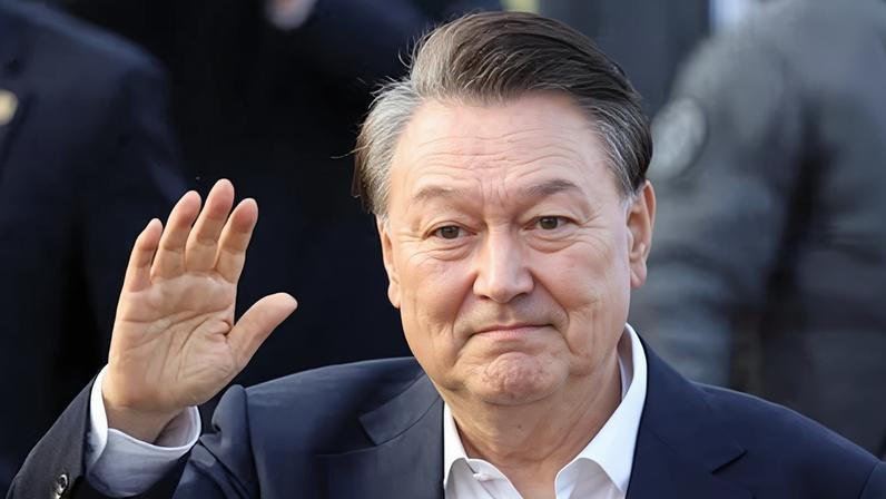 Yoon Suk-yeol condenado à prisão perpétua por liderar insurreição sob lei marcial