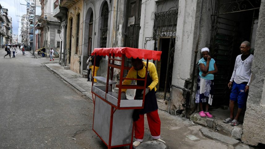 EUA aumentam ajuda a Cuba mesmo com restrição de combustível