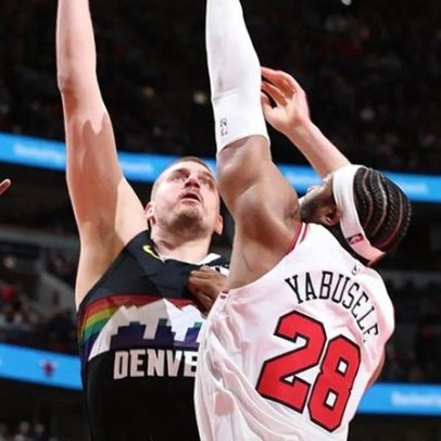 Nikola Jokic faz triplo-duplo e quebra recorde na NBA