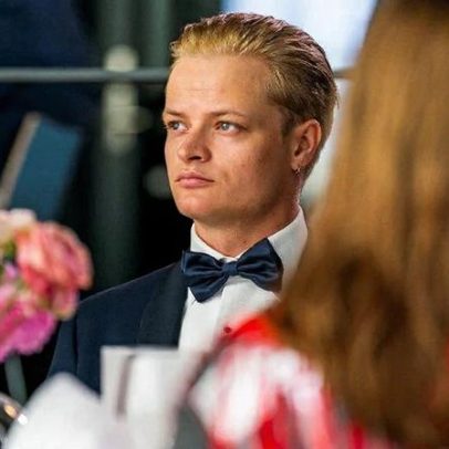 Filho da princesa da Noruega é preso antes de julgamento