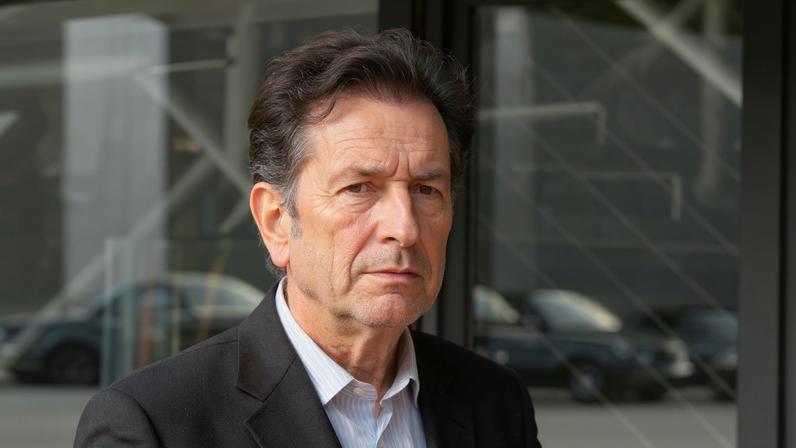 Ex-ministro francês Lang renuncia ao Instituto do Mundo Árabe por Epstein