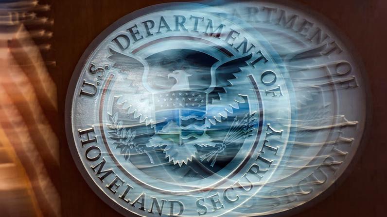 Funcionário do DHS rejeita ideia de agentes do ICE em locais de votação