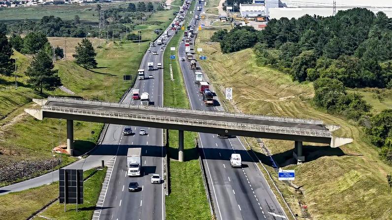Obras públicas paradas, desafio que poucos governos resolvem