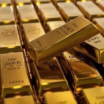 Ouro e prata recuam no pré-mercado após queda histórica na sexta