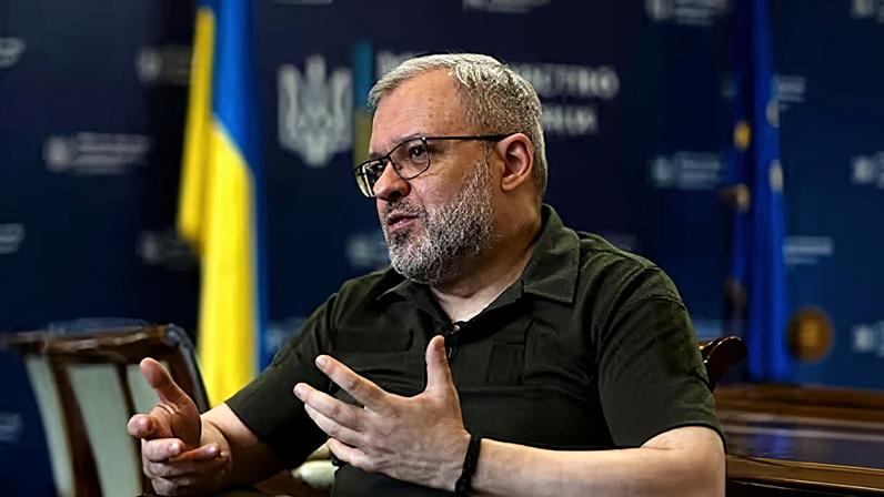 Ex-ministro ucraniano é detido ao tentar cruzar fronteira durante investigação