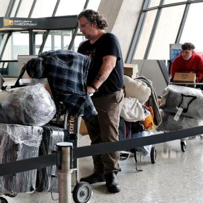 EUA planejam receber 4.500 sul-africanos brancos por mês como refugiados