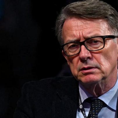 Polícia britânica investiga propriedades ligadas a ex-embaixador no caso Epstein