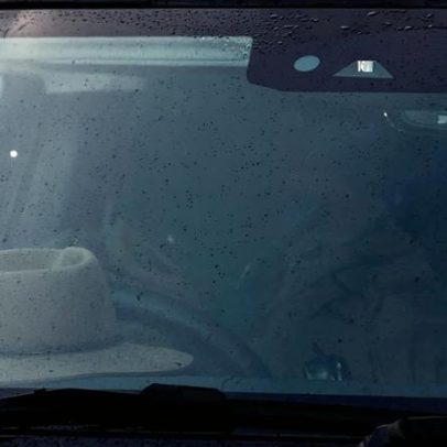 Ex-príncipe Andrew deixa casa em Windsor após novas revelações sobre Epstein