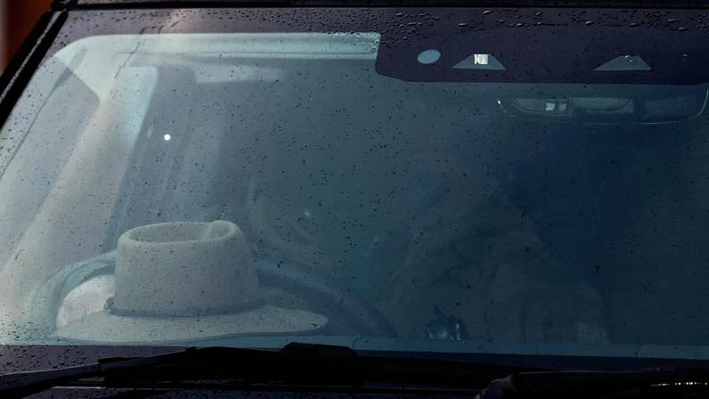 Ex-príncipe Andrew deixa casa em Windsor após novas revelações sobre Epstein