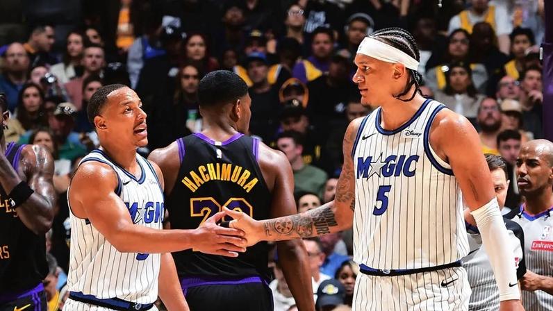 Banchero brilha e Magic vira sobre Lakers