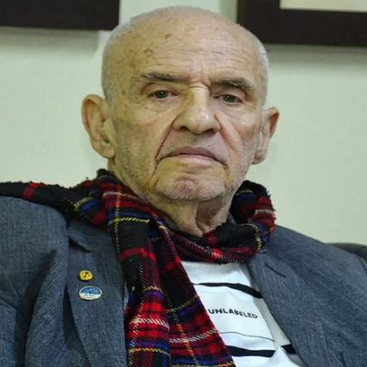 Carlos Nejar está em tratamento médico