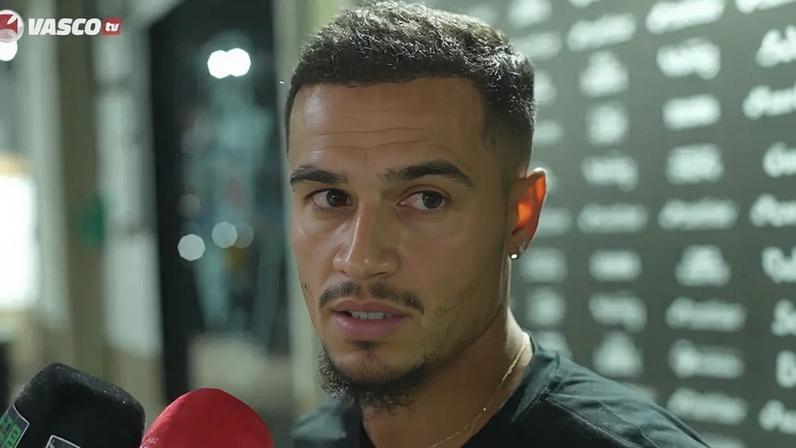 Philippe Coutinho em zona mista do Vasco (Foto: Reprodução/VascoTV)