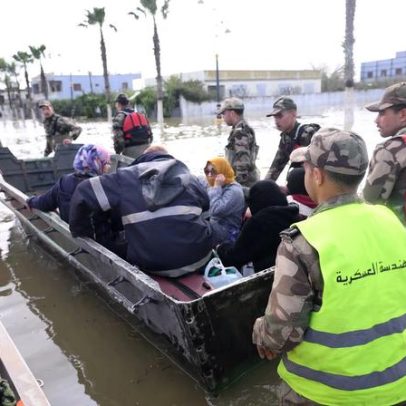 Habitantes do Marrocos retornam ao noroeste após recuo das águas