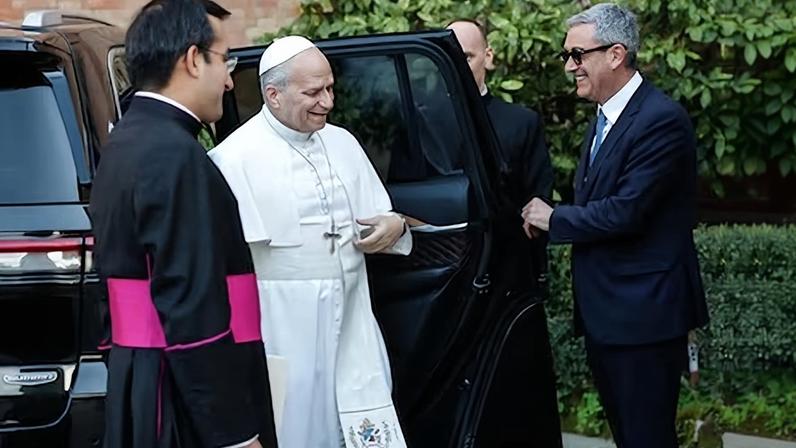 Papa Leão XIV anuncia viagem a Lampedusa em julho, durante ofensiva à imigração