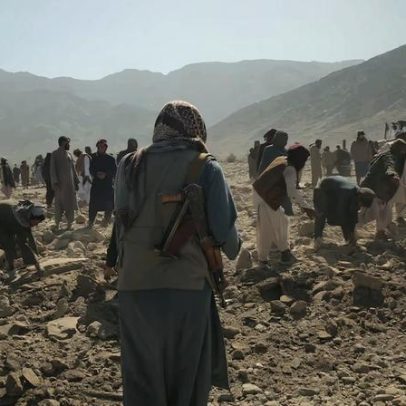 Paquistão: do jogo duplo ao confronto direto com os talibãs