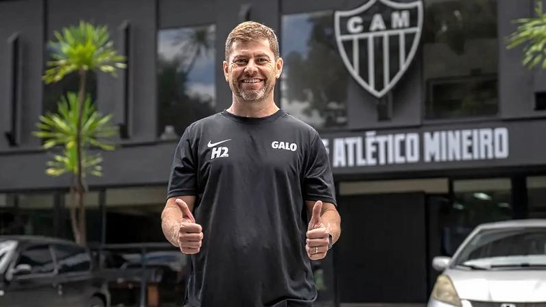 Rafael Paiva é novo técnico do sub-17 do Atlético (Foto: Fabio Pinel / Atlético)