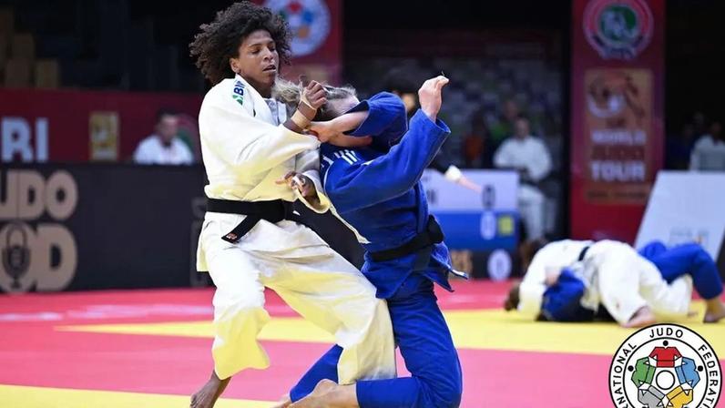 Rafaela Silva nas quartas de final no Grand Slam de Abu Dhabi (Foto: IJF)
