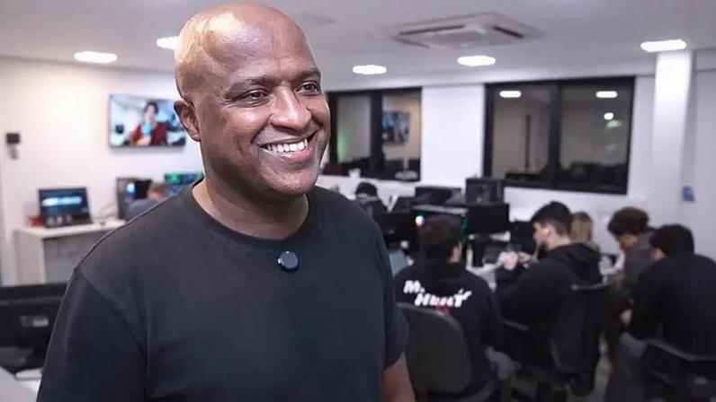 Reinaldo vê clássico sem favorito e relembra gol em final Botafogo e Flamengo