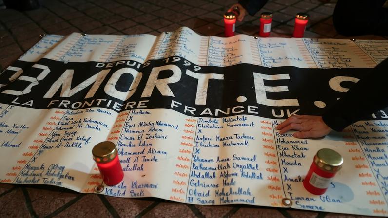 Mortes evitáveis no pior desastre de barcos de migrantes no Canal, diz inquérito