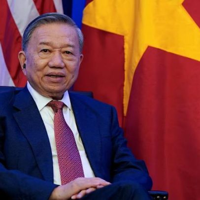 Trump encontra líder vietnamita, promete retirar Hanoi da lista de restrições