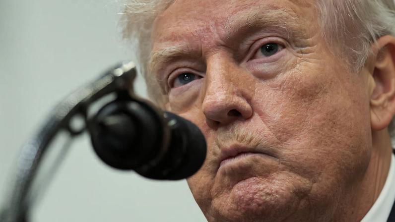 Democratas dizem que acordos de deportação no exterior de Trump custaram milhões