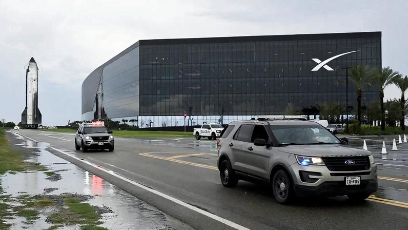 Elon Musk anunciou na segunda-feira que a SpaceX adquiriu sua startup de inteligência artificial xAI