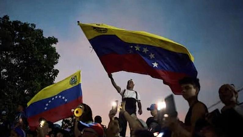 Chavismo promete amnistia urgente a manifestantes e críticos do governo