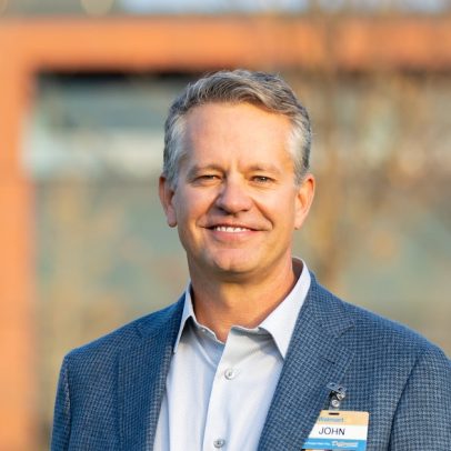 De empurrador de carrinhos a CEO: ascensão do novo líder do Walmart